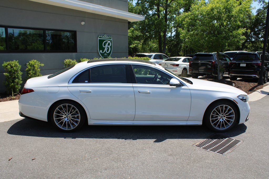 2024 Mercedes Benz S 580e 4MATIC photo 3