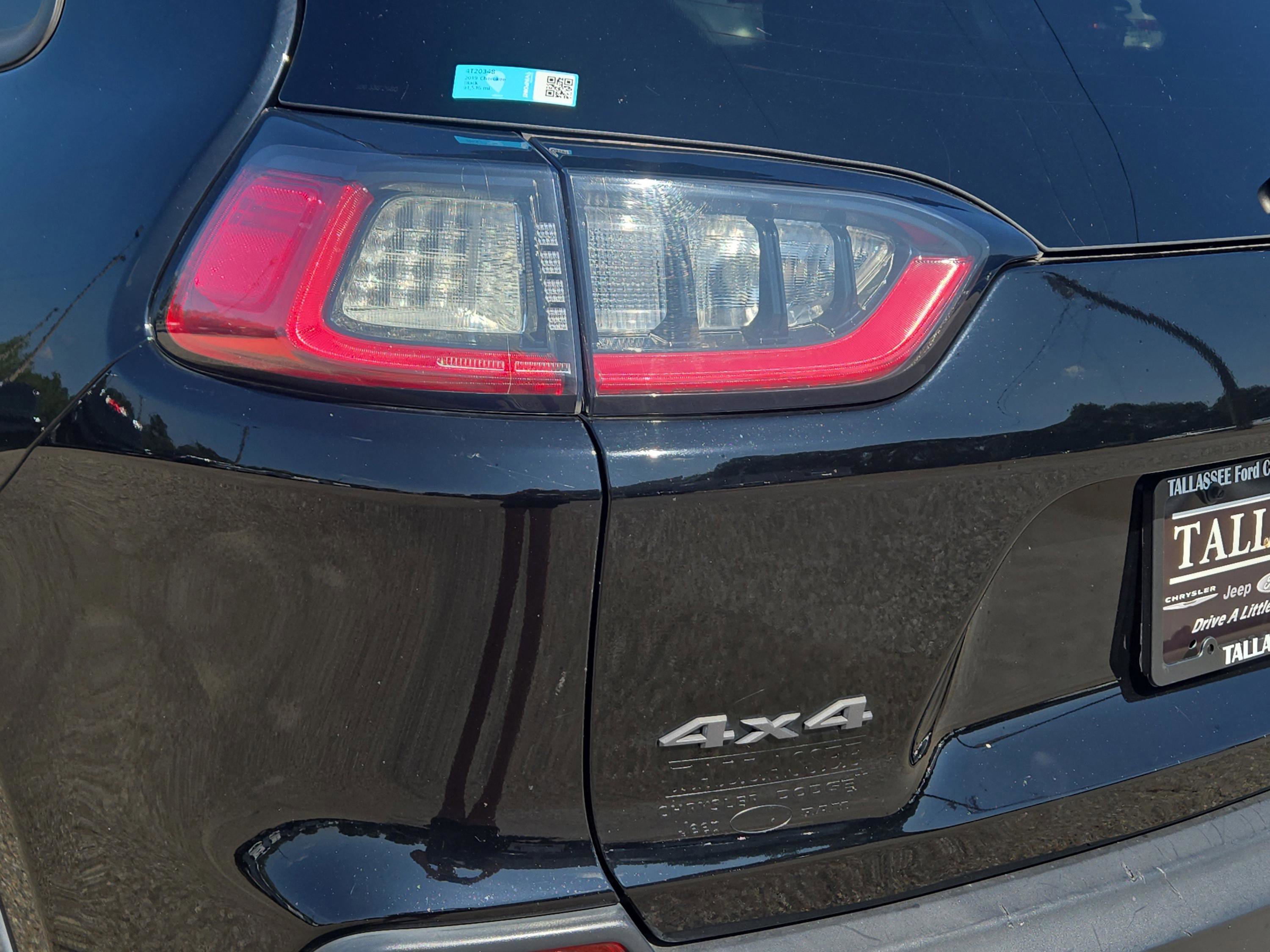 2019 Jeep Cherokee Trailhawk photo 8
