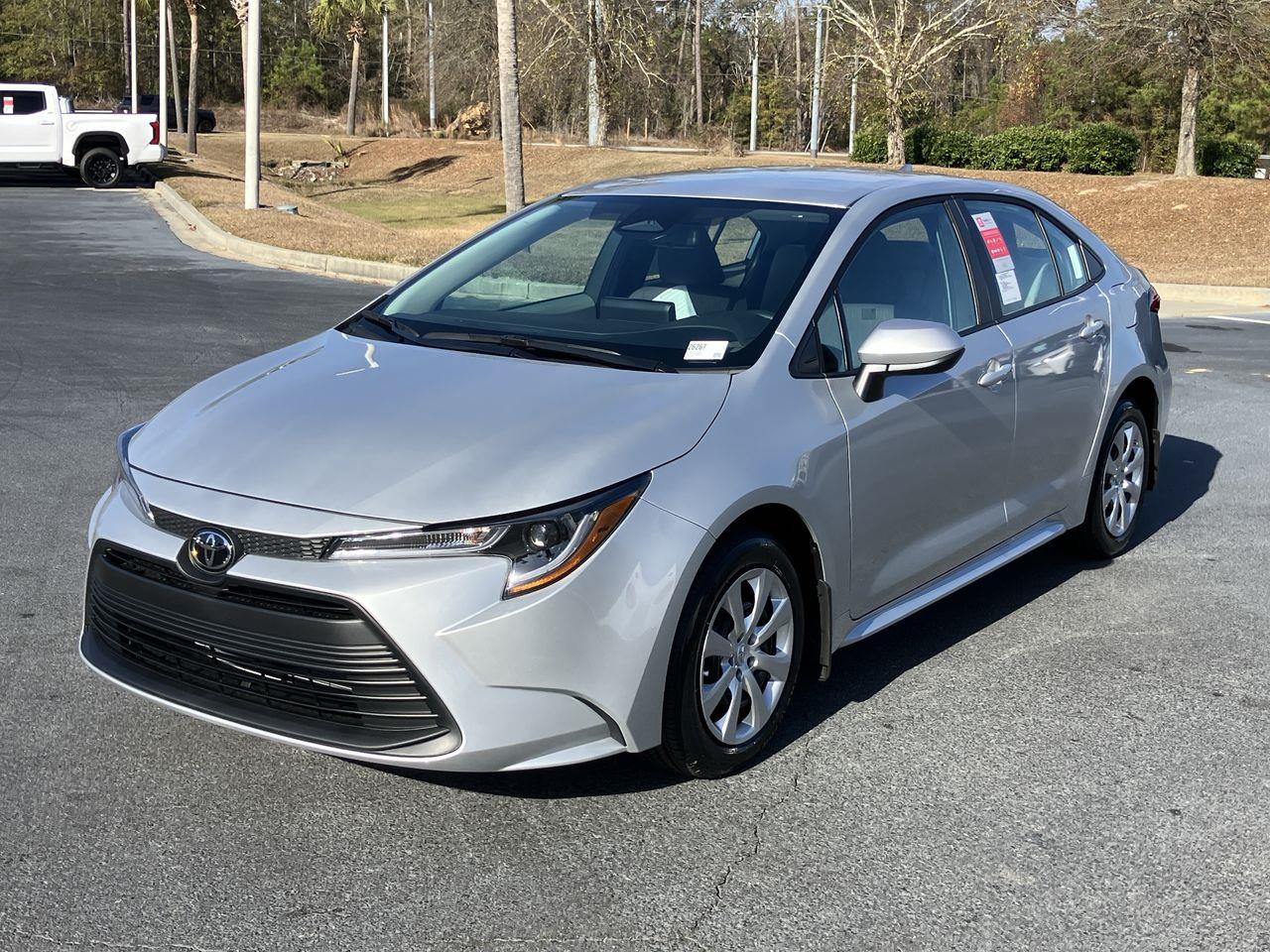 2026 Toyota Corolla LE's photo