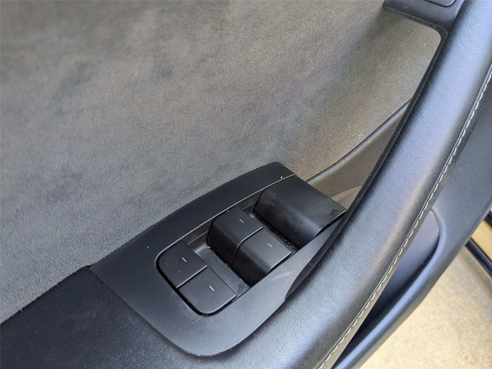 2021 Tesla Model 3 Standard Range Plus photo 12