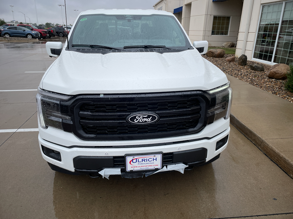 2025 Ford F-150 Lariat photo 2