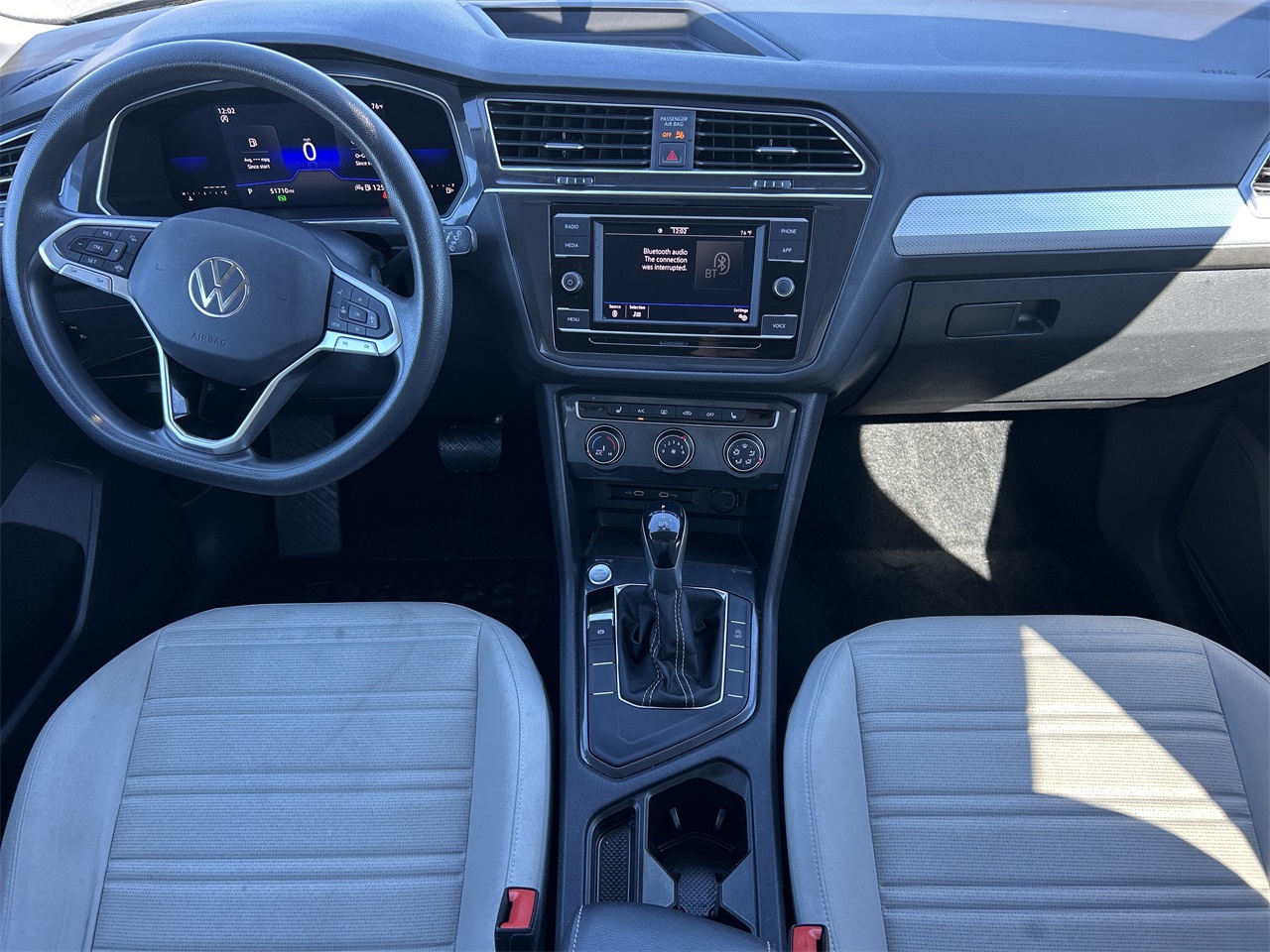 2022 Volkswagen Tiguan S photo 2