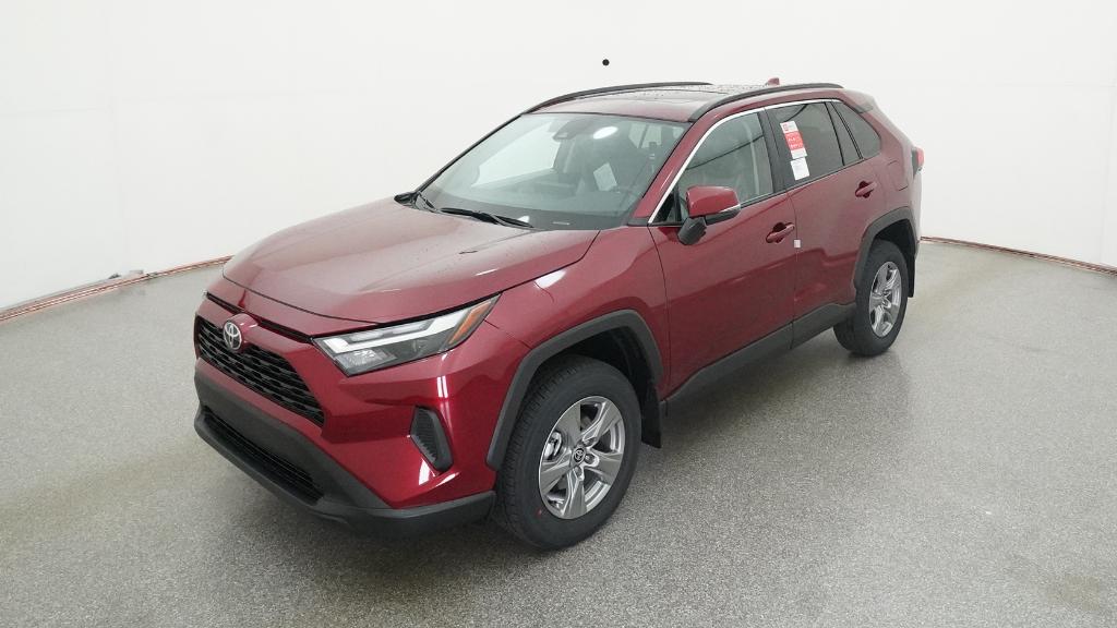 2025 Toyota RAV4 XLE's photo