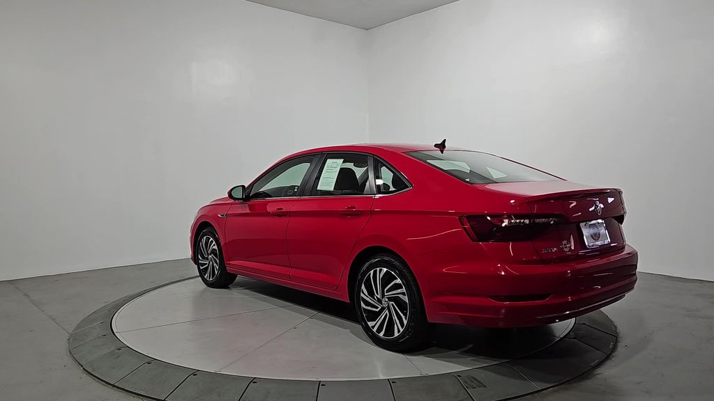2021 Volkswagen Jetta SEL photo 3