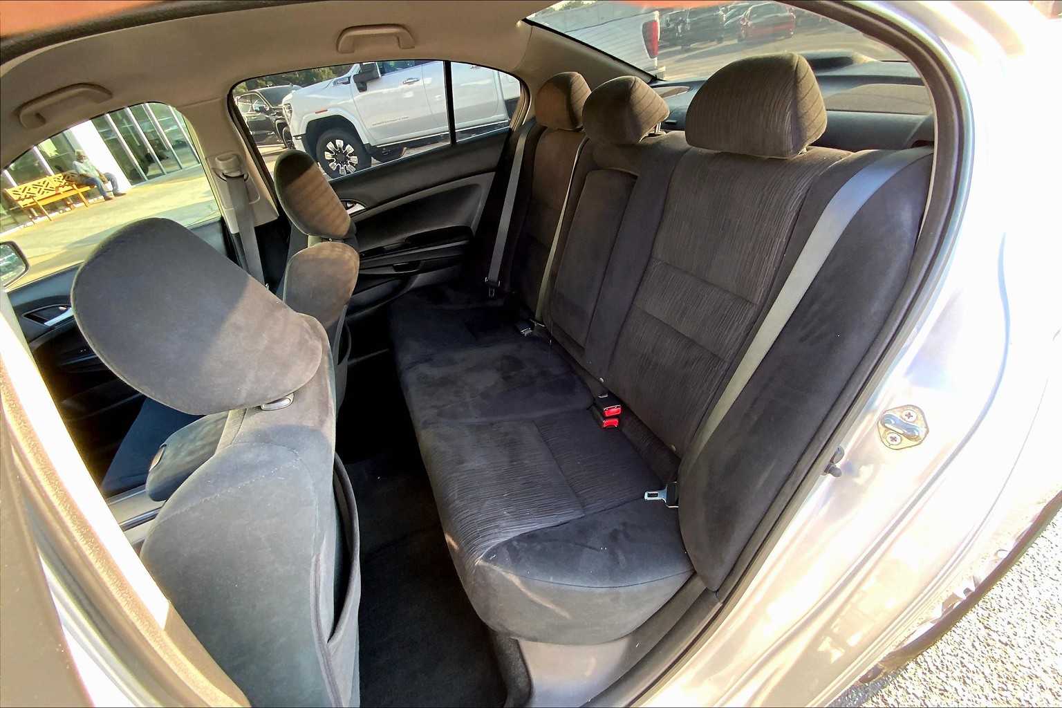 2011 Honda Accord LX-P photo 18