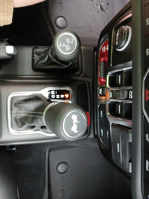 2025 Jeep Wrangler Rubicon X photo 43