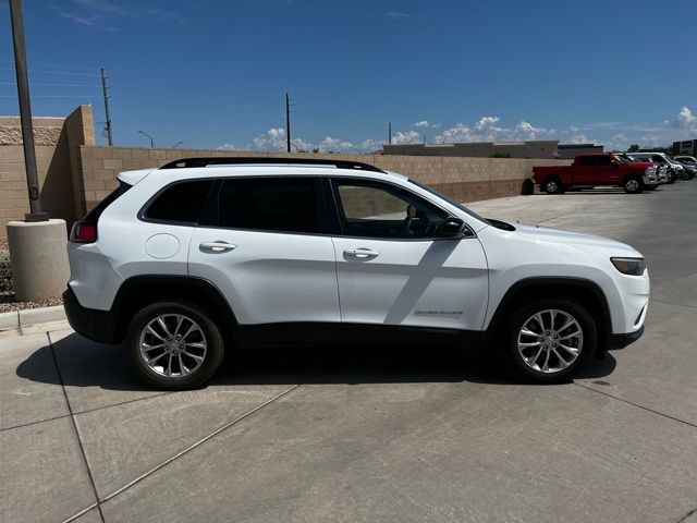 2022 Jeep Cherokee Latitude Lux photo 2