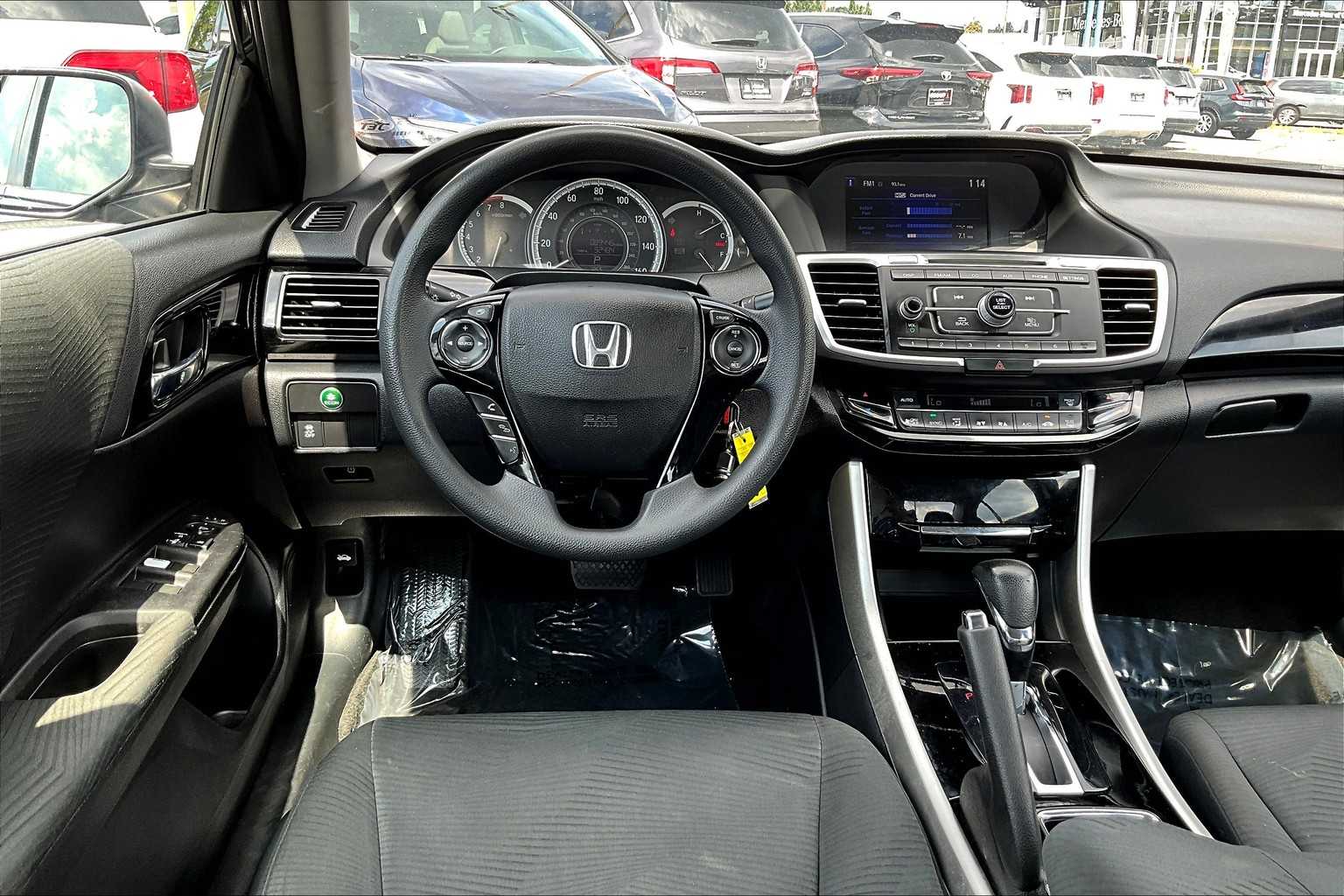 2016 Honda Accord LX photo 4