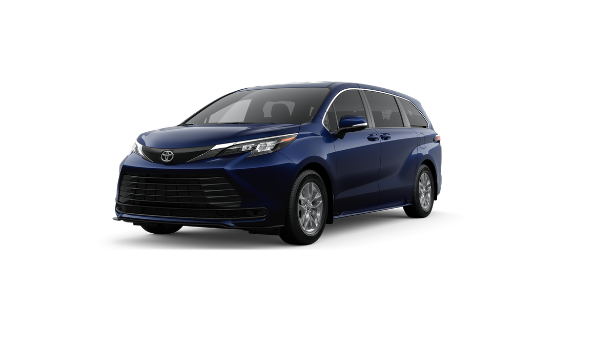 2026 Toyota Sienna LE's photo