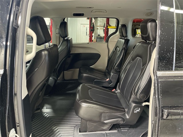 2021 Chrysler Voyager LXi photo 21