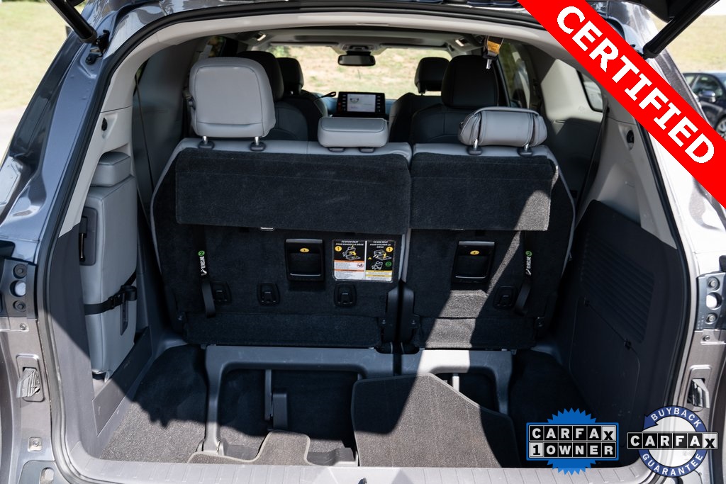 2021 Toyota Sienna XLE photo 7