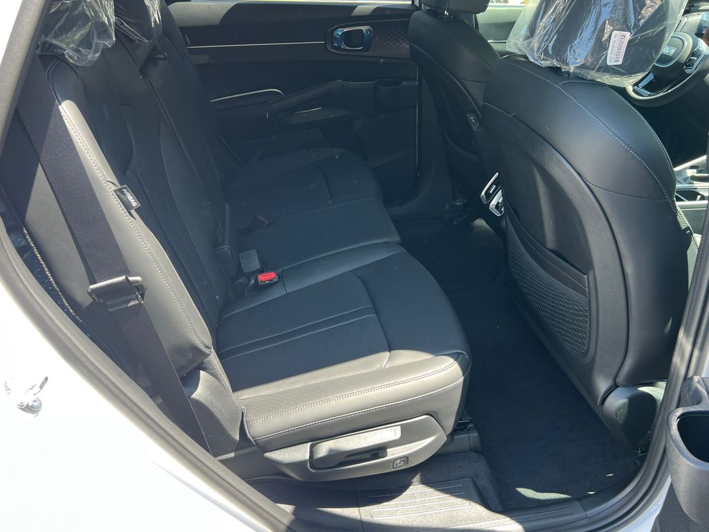 2025 Kia Sorento S photo 12
