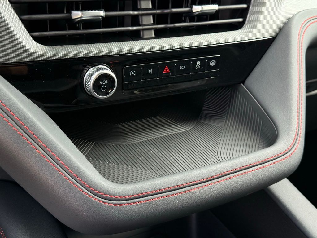 2026 Ford Explorer ST-Line photo 4