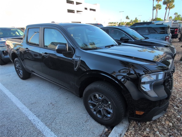 2025 Ford Maverick XLT photo 2