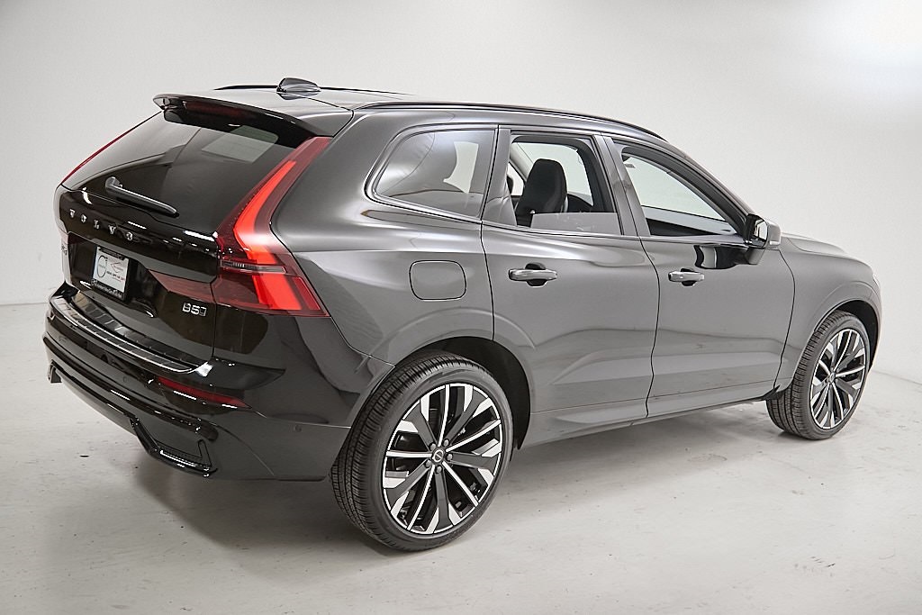 2026 VOLVO XC60 - Image 8