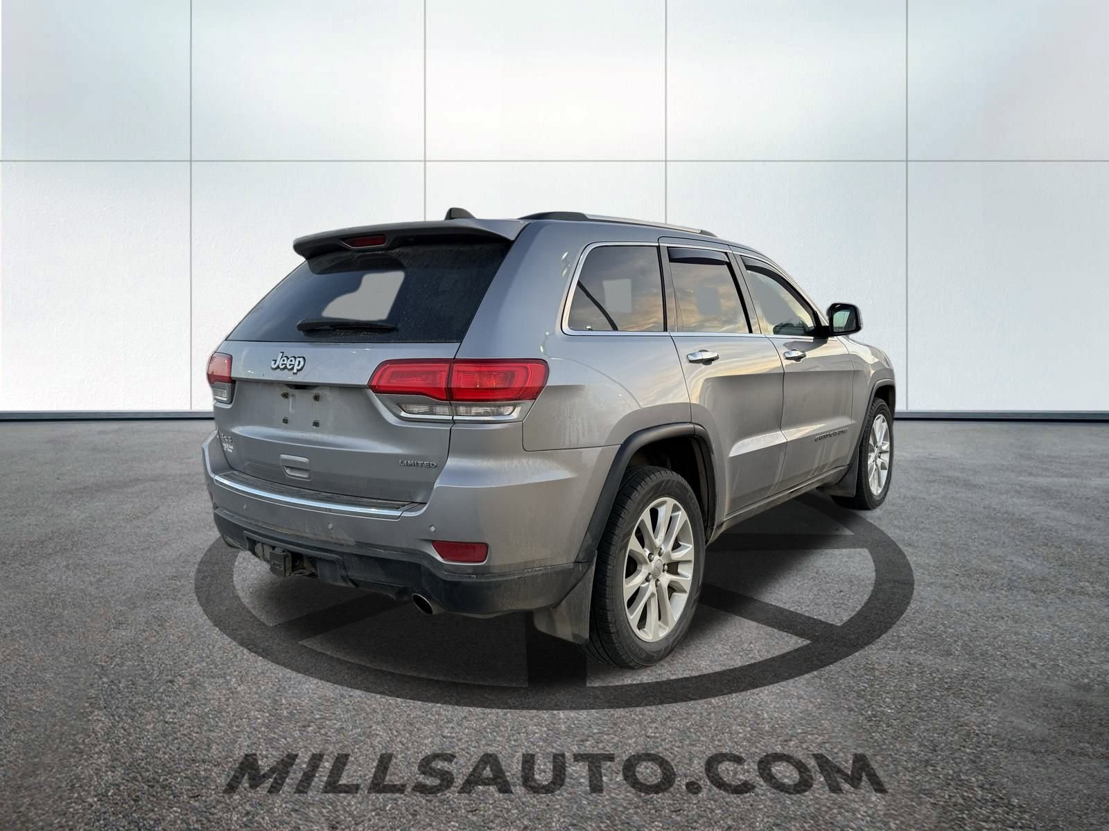 2017 Jeep Grand Cherokee Limited photo 4