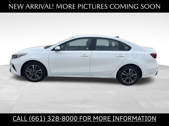 2024 Kia Forte LXS photo 2