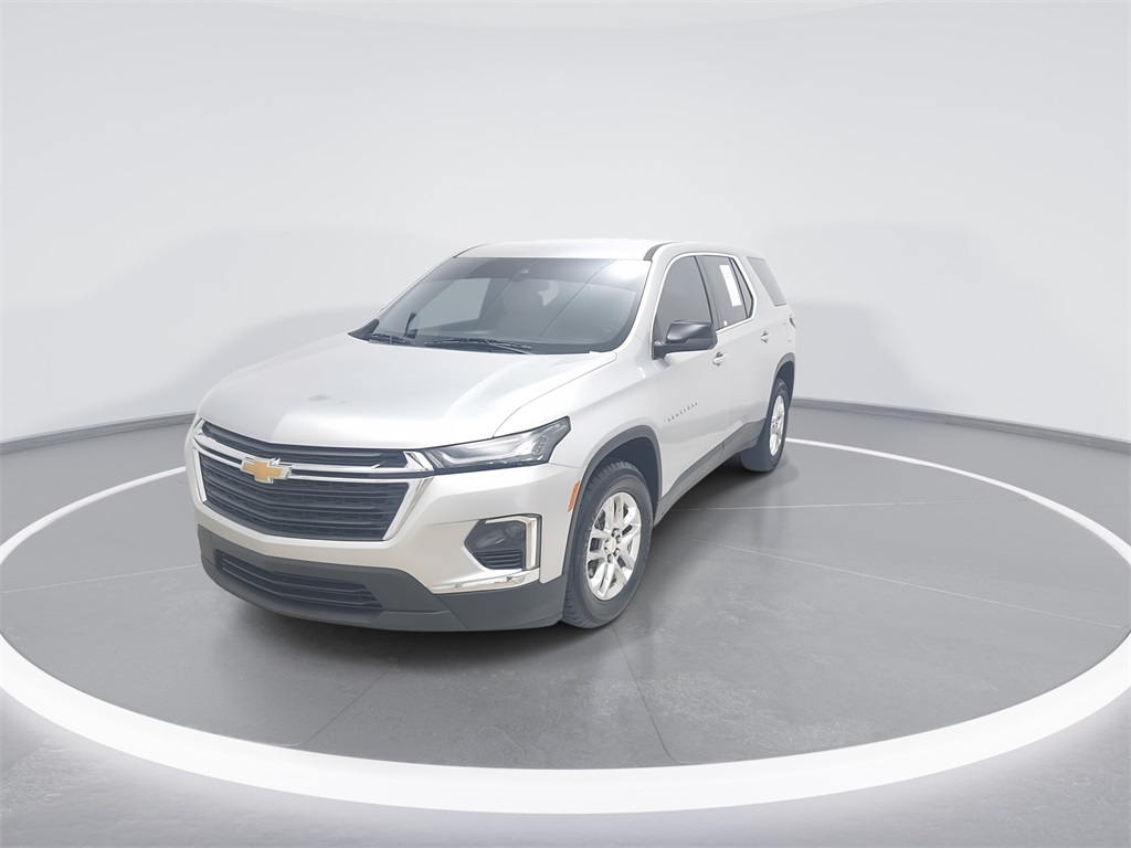 2022 Chevrolet Traverse LS photo 2