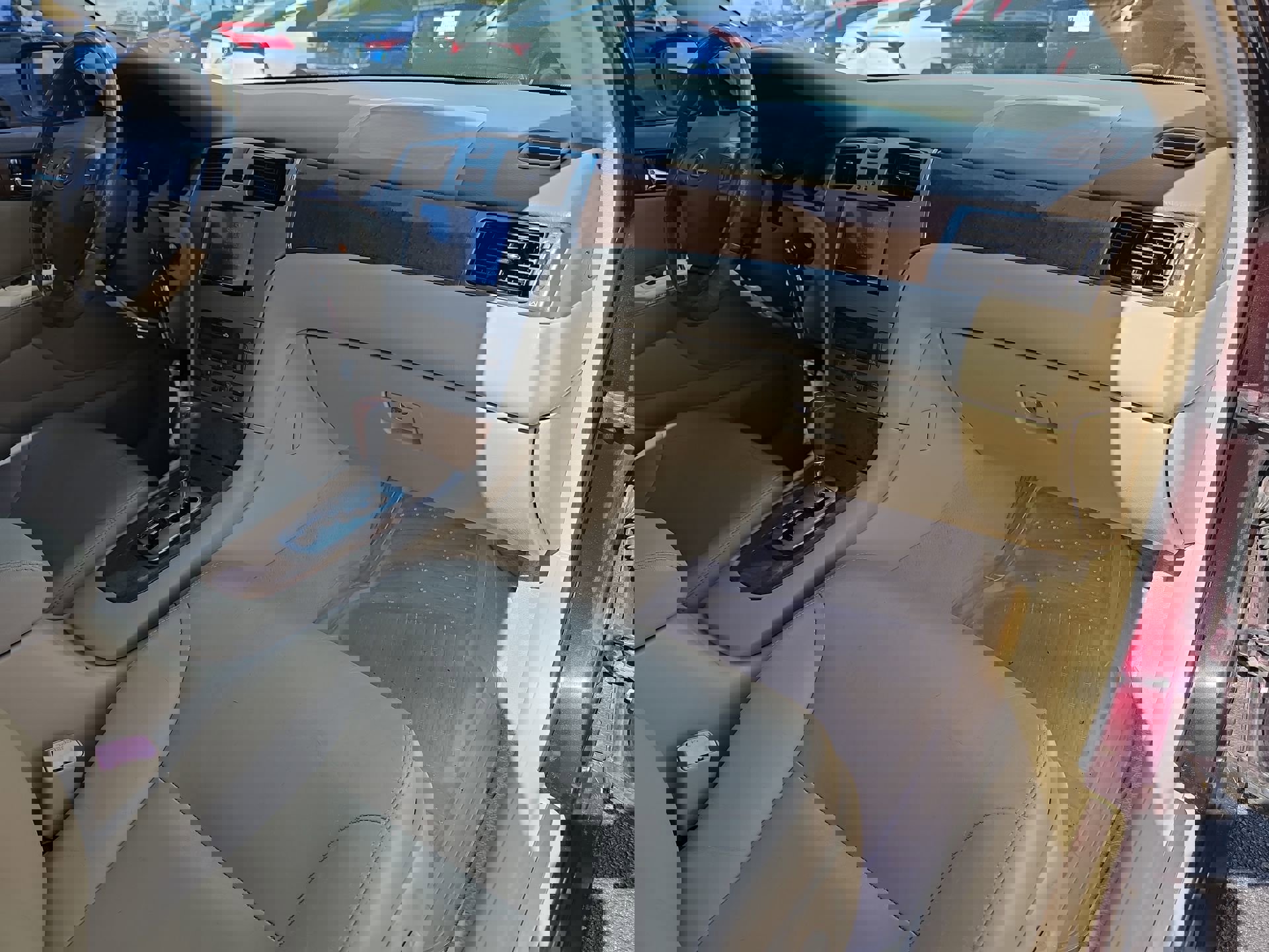2005 Lexus ES 330 Base photo 8