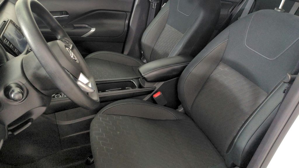 2024 Nissan Kicks SV photo 6