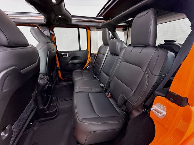 2025 Jeep Wrangler Sahara photo 22