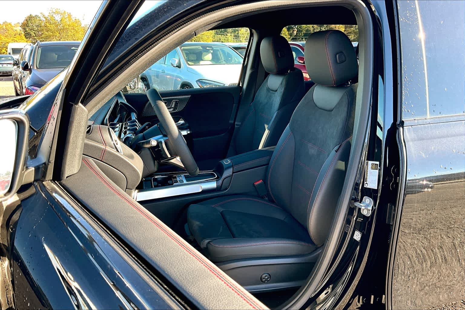 2024 Mercedes Benz EQB 350 4MATIC photo 6