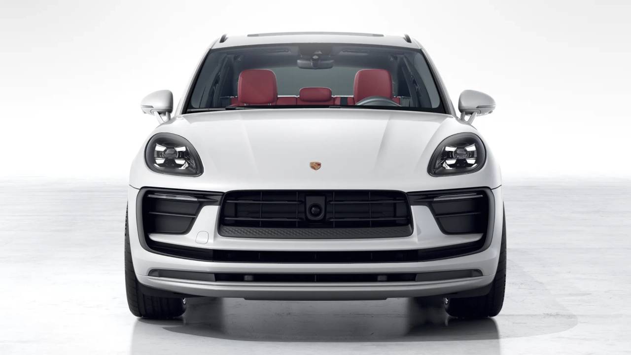 2026 Porsche Macan T photo 8