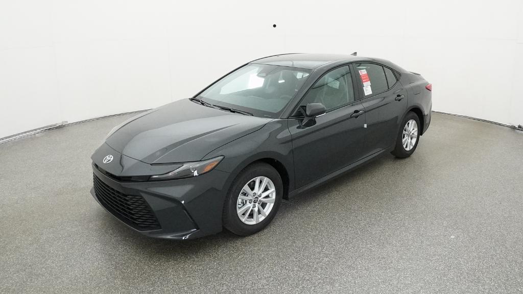 2026 Toyota Camry LE's photo