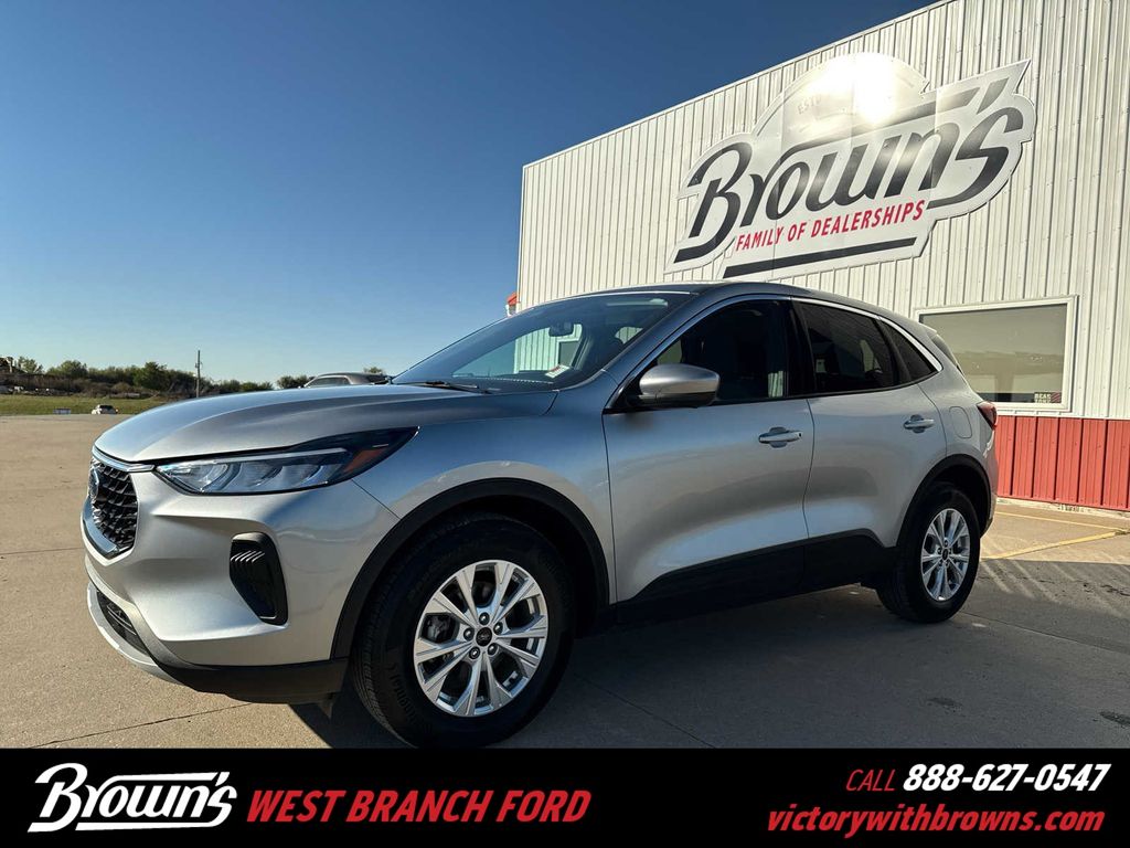 2023 Ford Escape Active's photo