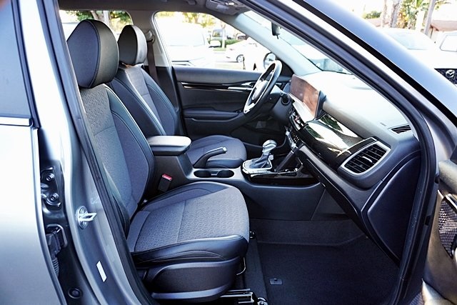 2024 Kia Seltos S photo 9