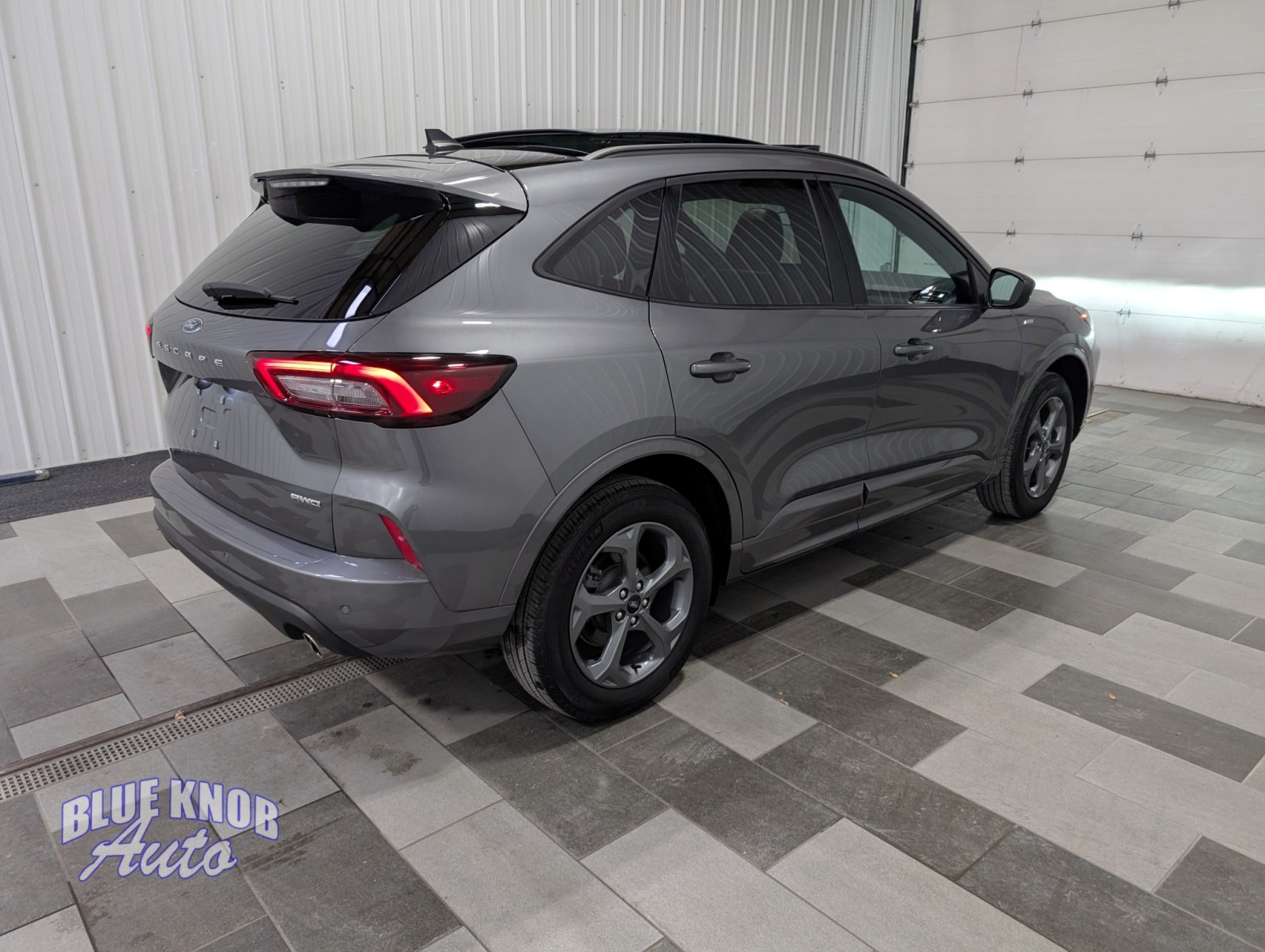 2024 Ford Escape ST-Line photo 3