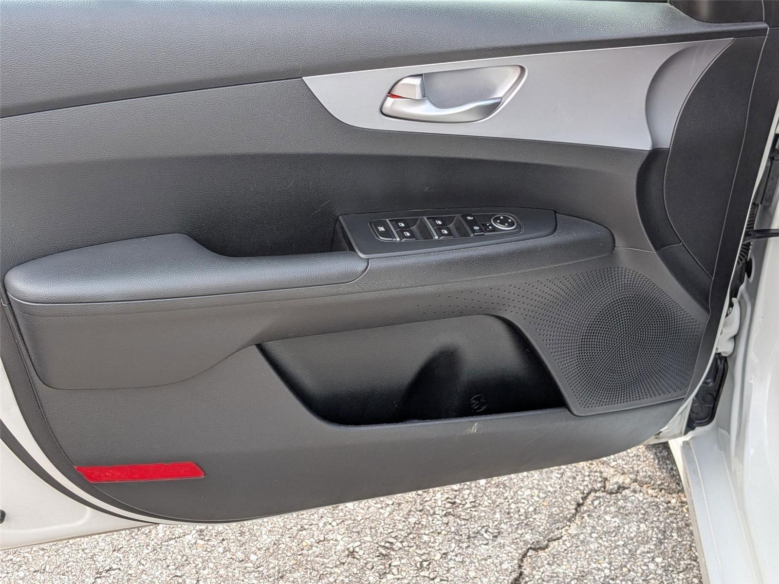 2023 Kia Forte LXS photo 11