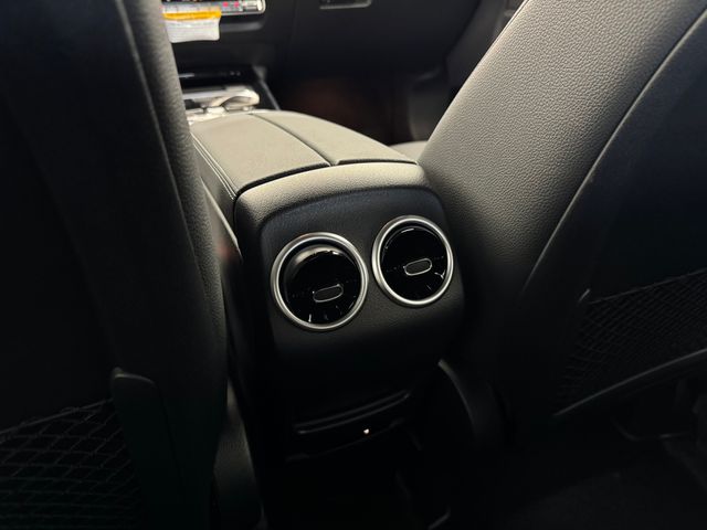2026 Mercedes Benz GLA 250 photo 37