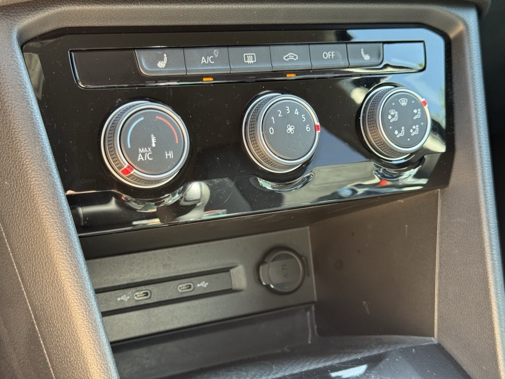 2023 Volkswagen Taos SE photo 26