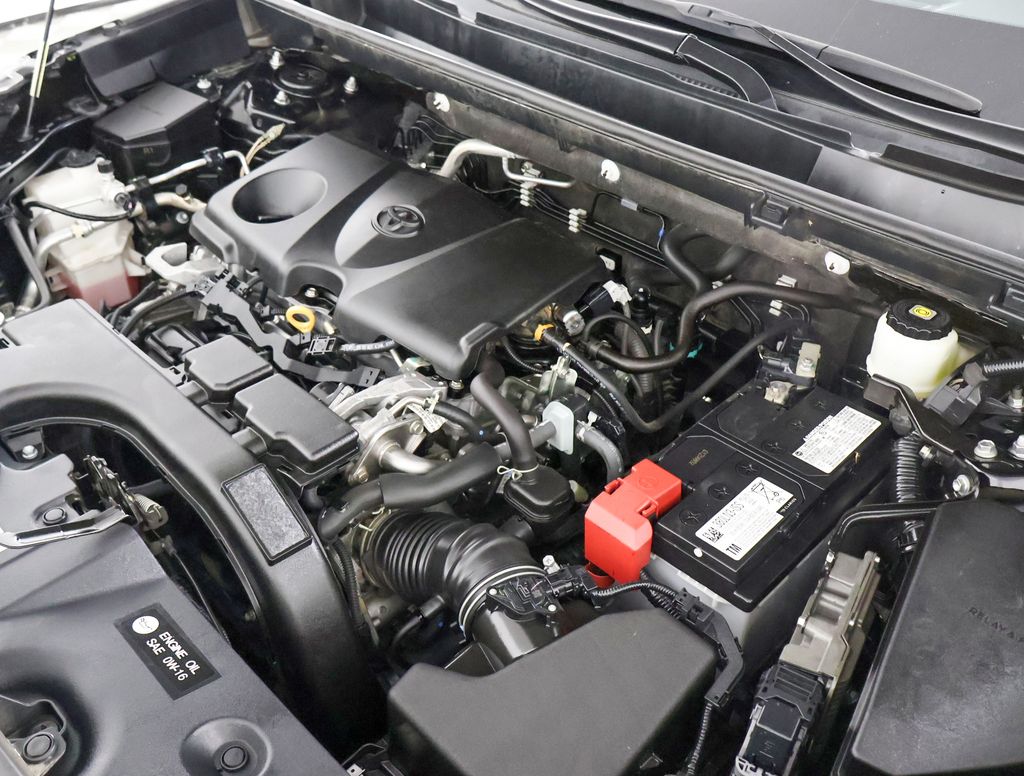 2021 Toyota RAV4 XLE Premium photo 18