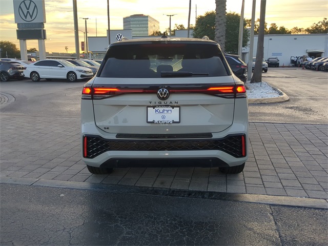 2025 Volkswagen Tiguan SE R-Line Black photo 5