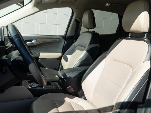 2020 Ford Escape Titanium photo 5