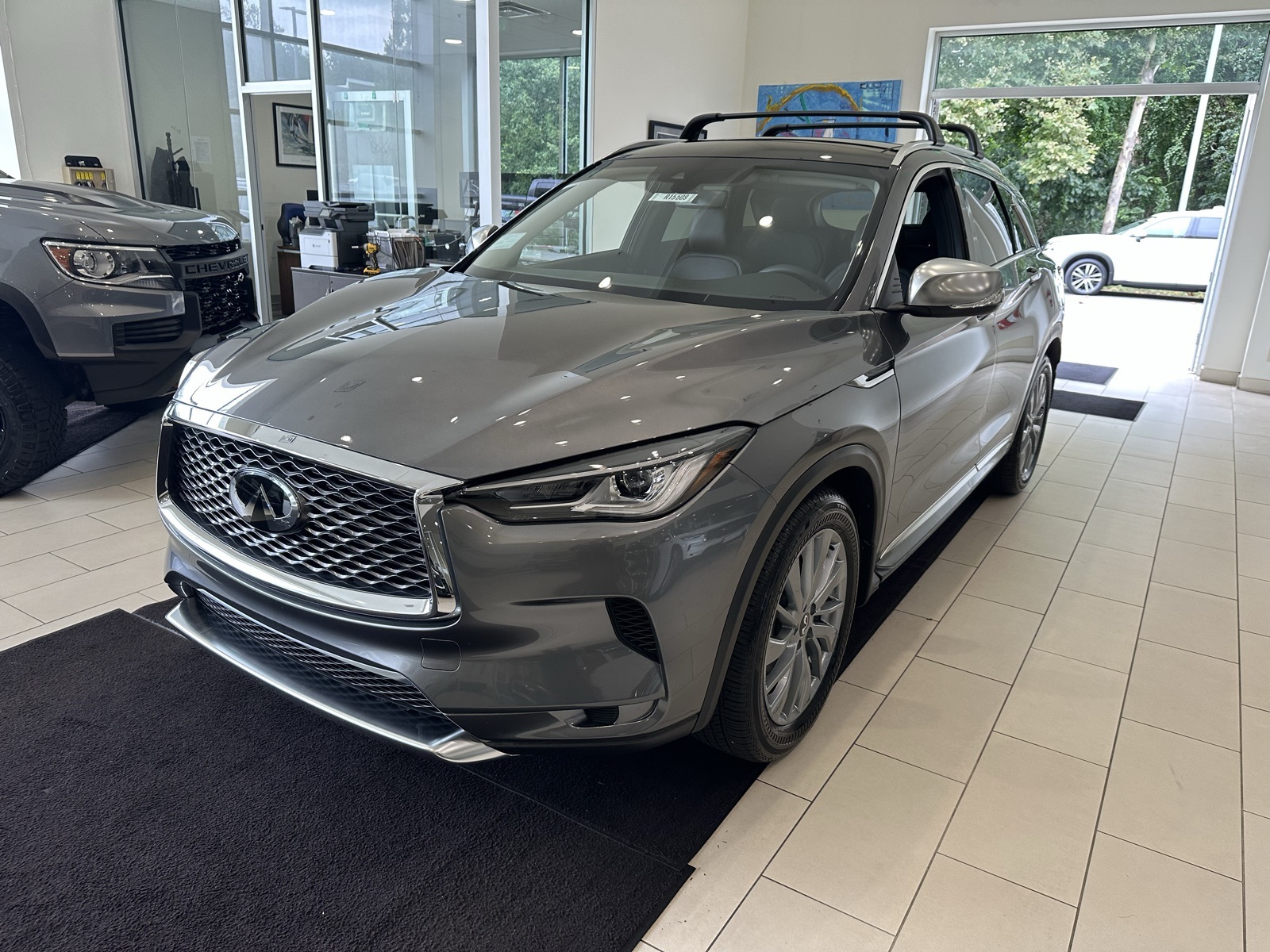 2025 Infiniti QX50 Luxe AWD photo 3