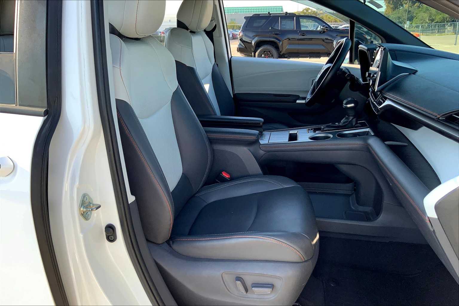 2021 Toyota Sienna XSE photo 8