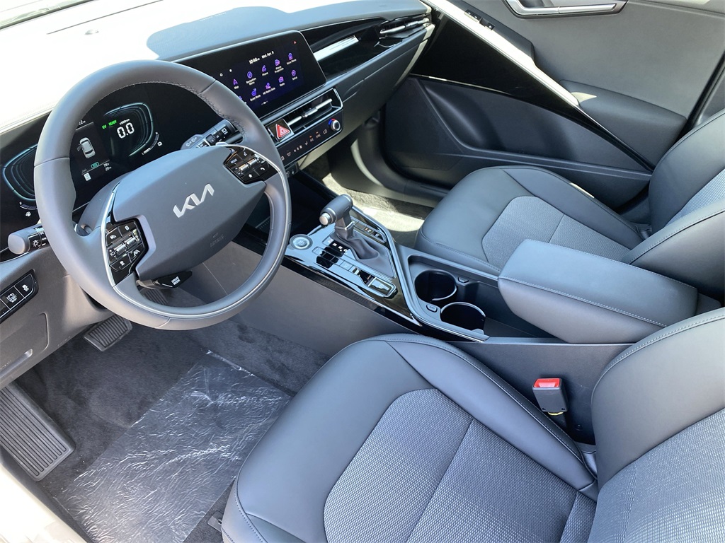 2025 Kia Niro EX photo 10