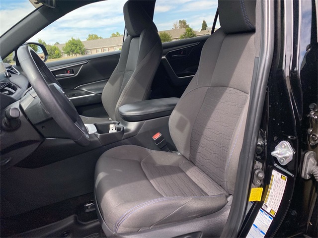 2022 Toyota RAV4 Hybrid SE photo 3