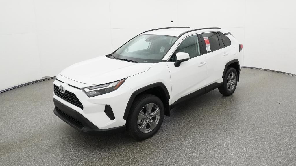 2025 Toyota RAV4 XLE's photo