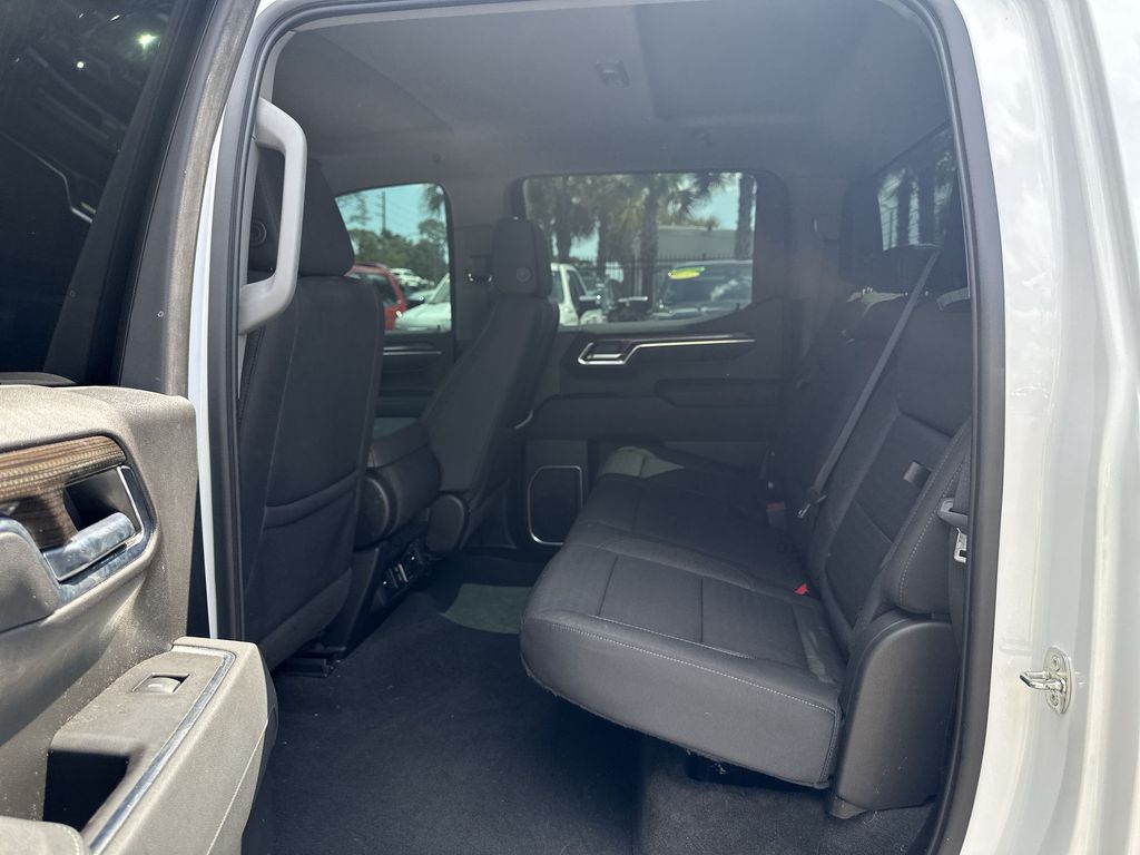 2023 Chevrolet Silverado 1500 LT photo 24