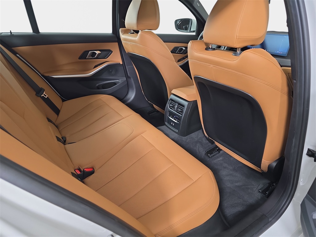 2025 Bmw 330i xDrive Sedan photo 11