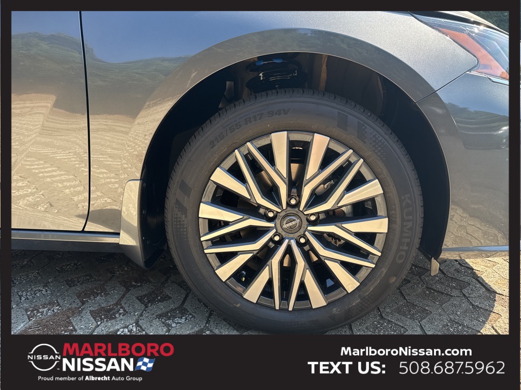 2025 Nissan Altima SV photo 10