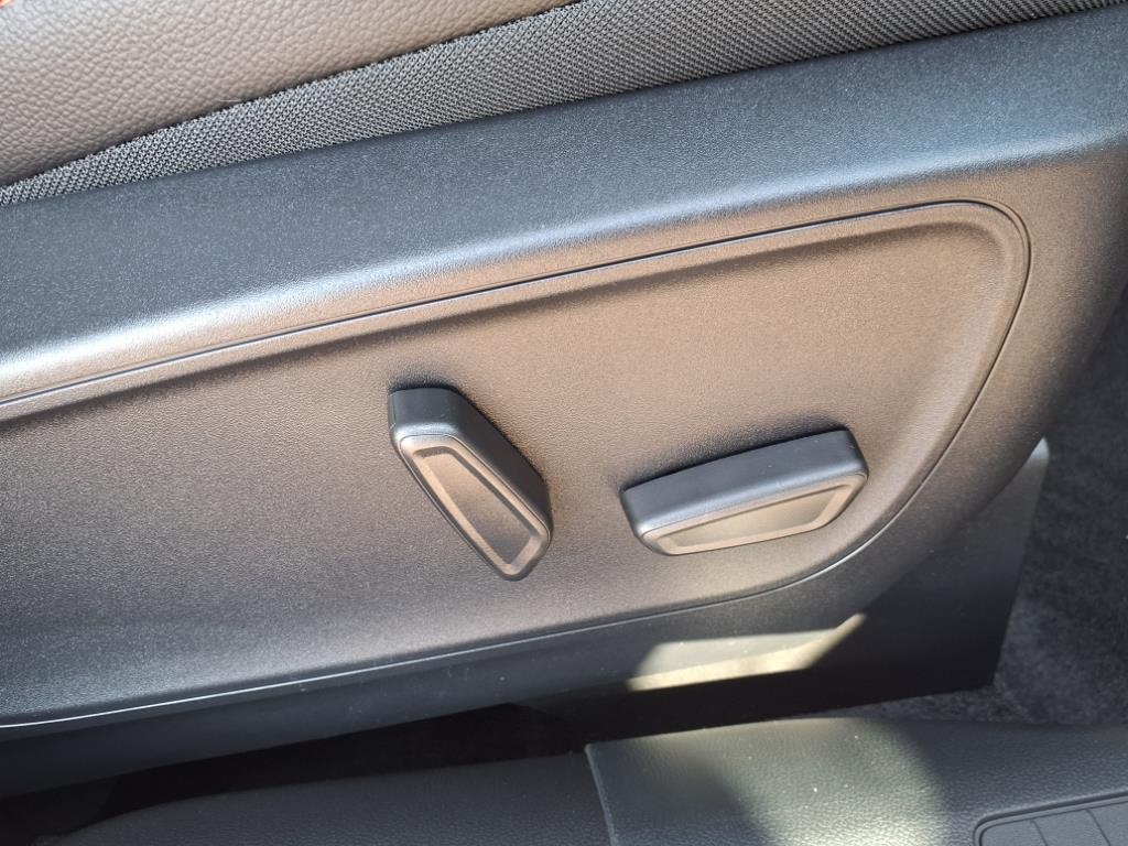 2025 Ford Escape ST-Line Elite photo 4