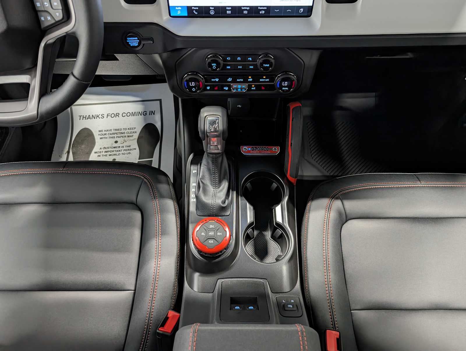 2025 Ford Bronco First Edition photo 17