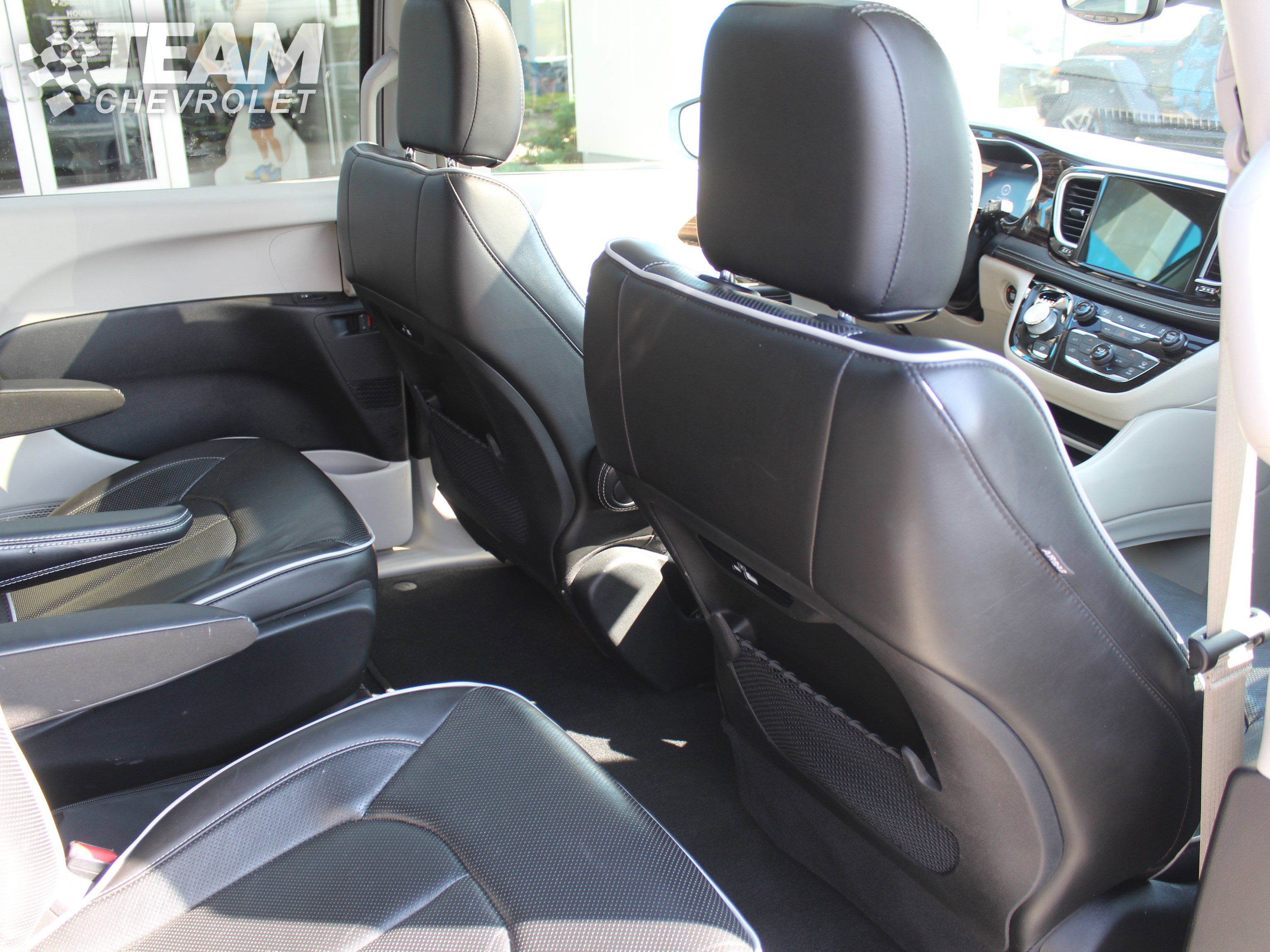 2022 Chrysler Pacifica Hybrid Limited photo 25