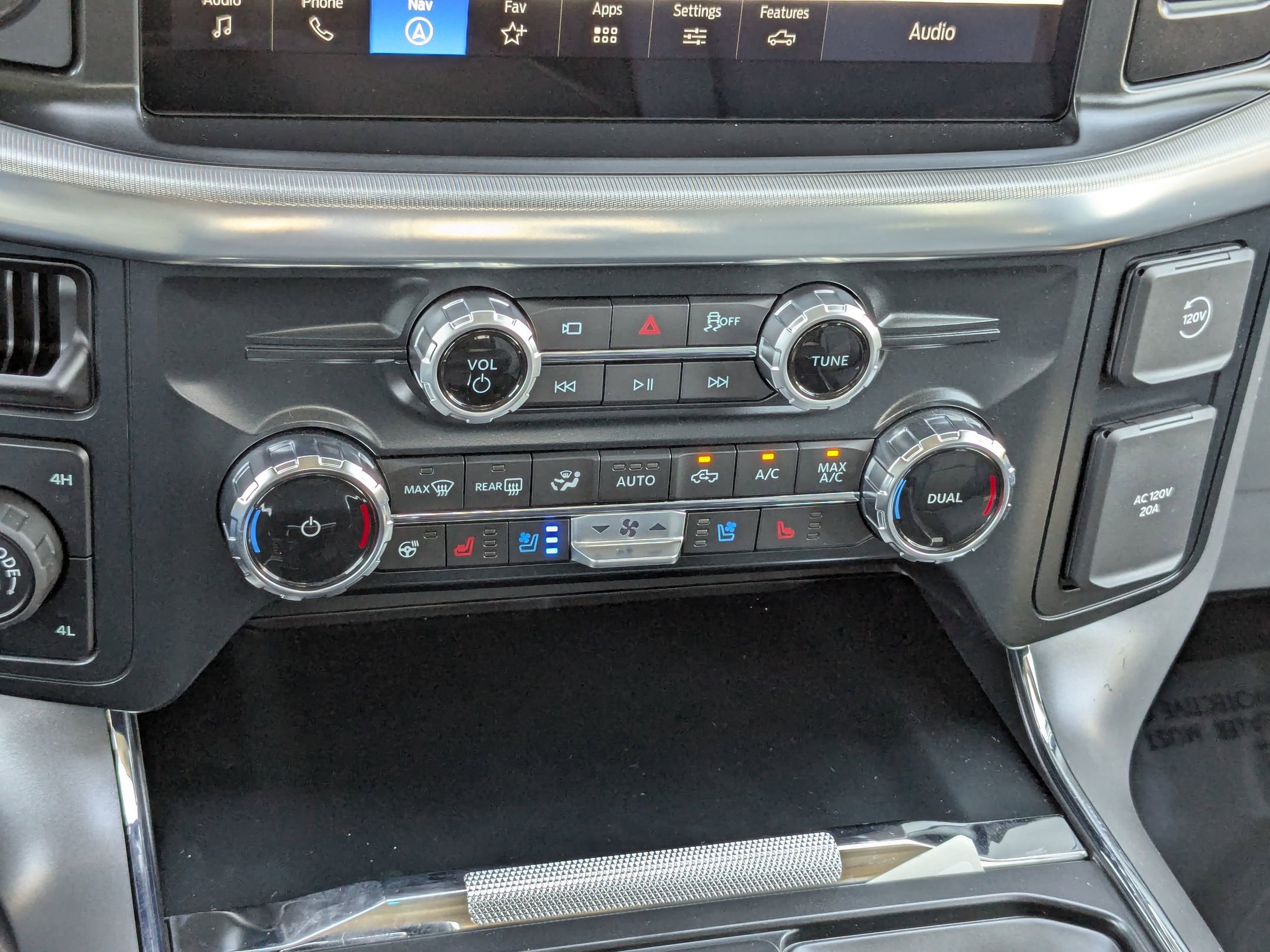 2025 Ford F-150 Lariat photo 23