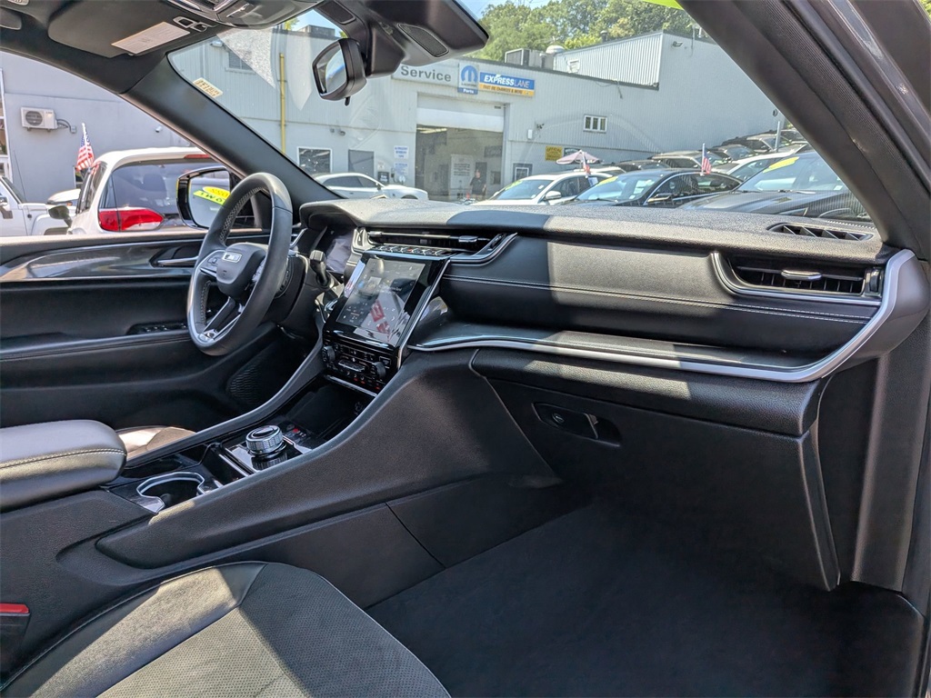 2023 Jeep Grand Cherokee Altitude photo 23